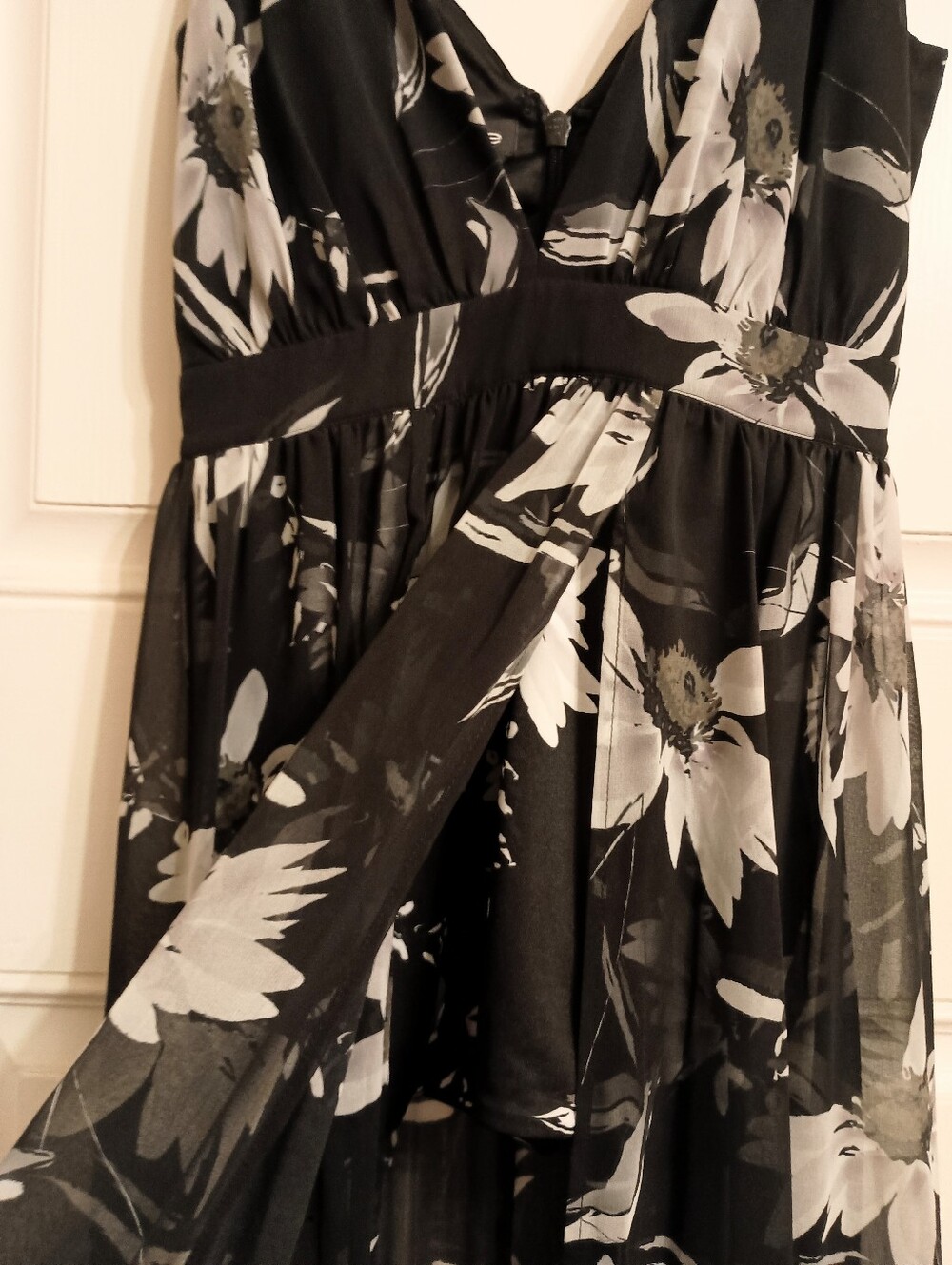 Stunning Bebe Formal Maxi Side Slit Dress Sz 2 EUC